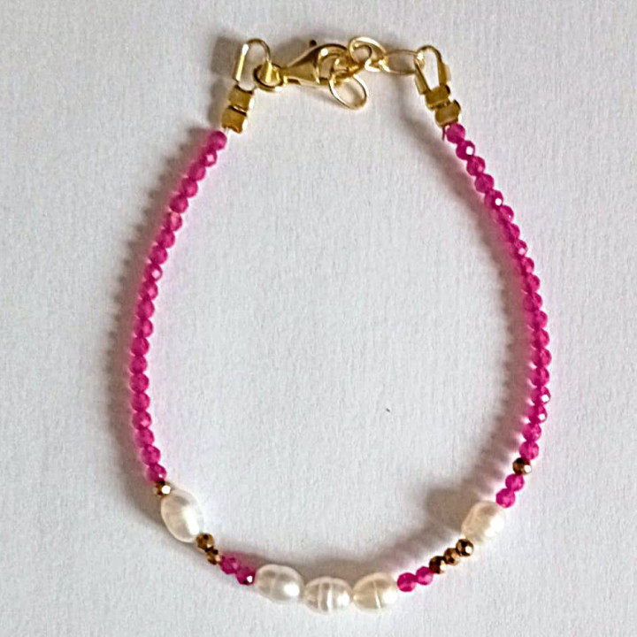 Murmures Precieux® dash and dot jewellery Love bracelet made from pink rubellite semi-precious stone and cultured pearls, hand-thread 