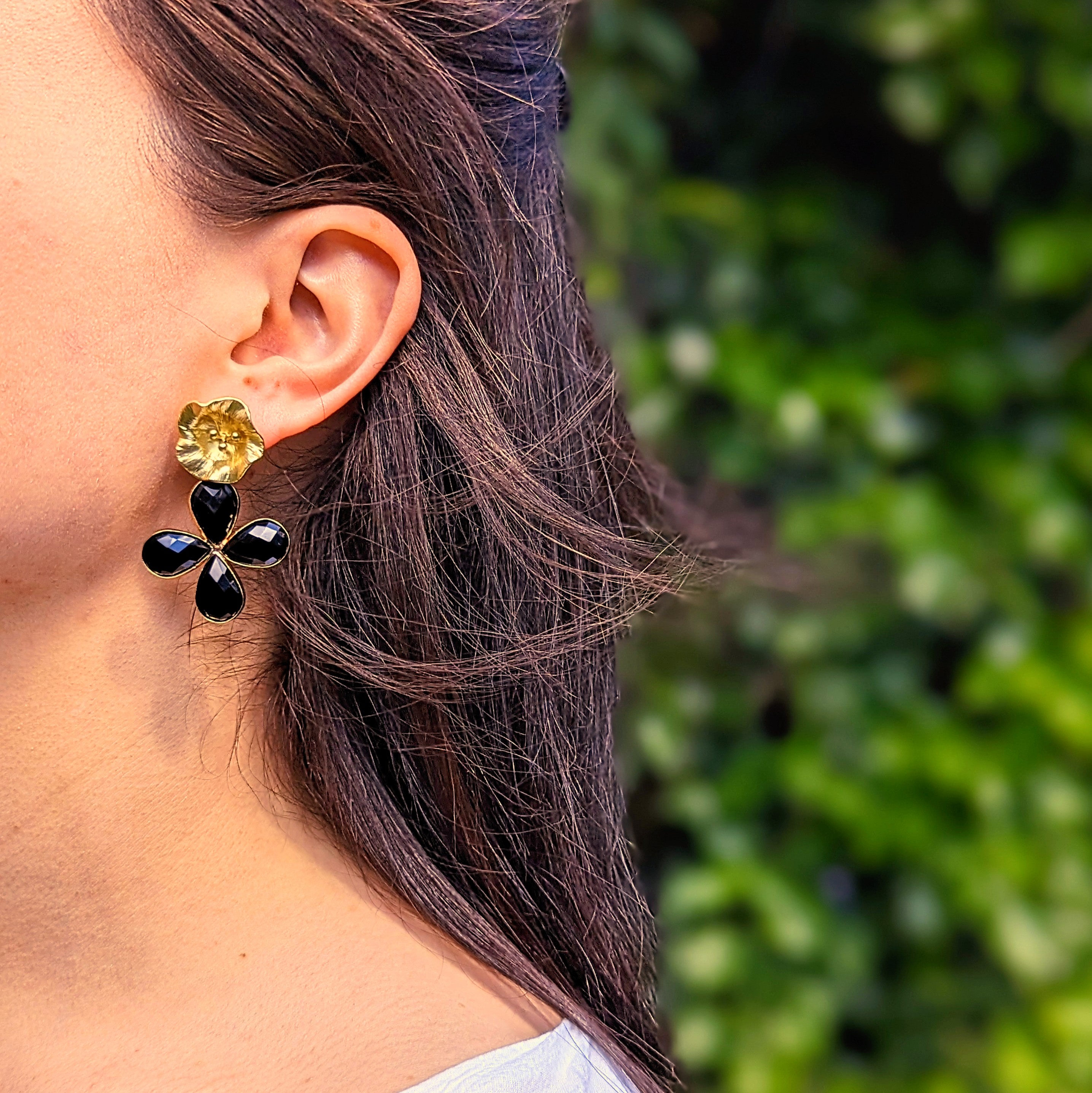 Cristal flower Black by Anne L Or
